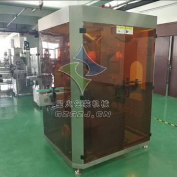 自動(dòng)上蓋真空旋蓋機(jī)是醬料灌裝機(jī)的好搭檔