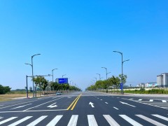 南京道路標線分為:熱熔標線，常溫冷漆標線